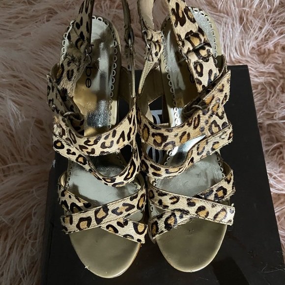 Sandals - Picture 2 of 4